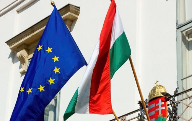 Власти Венгрии проводят опрос граждан об отношении к политике ЕС