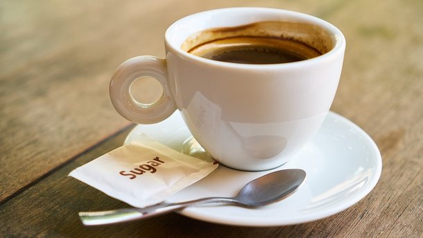 Как утренний кофе поможет снизить потребление сахара