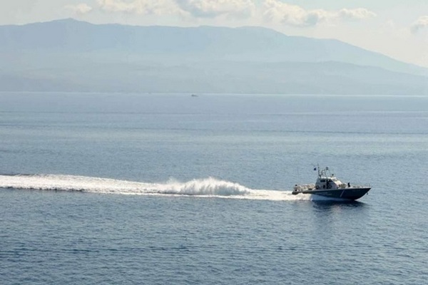 У берегов Греции перевернулось судно с мигрантами из Турции
