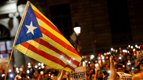 Король Испании назвал неприемлемой попытку отделения Каталонии