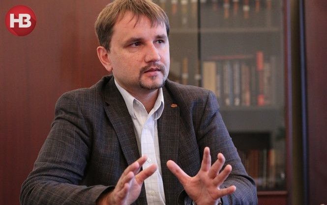 Вятрович рассказал о возможных изменениях в календаре выходных в Украине