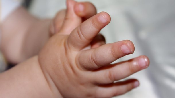 Во Львовской области возле больницы нашли новорожденную девочку