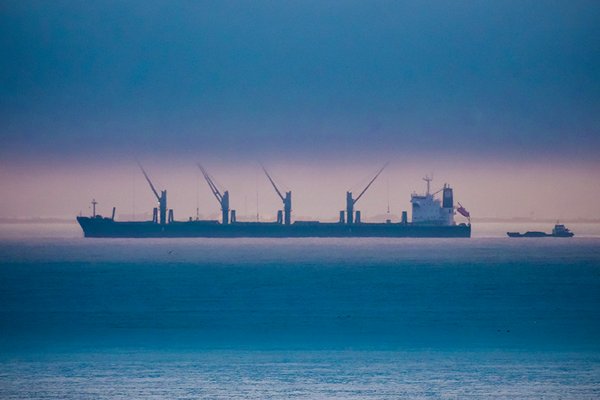 Российское судно Baltic Leader с грузом автомобилей задержано во Франции из-за санкций ЕС