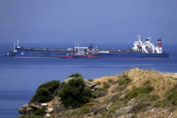Иран захватил два греческих танкера в Персидском заливе