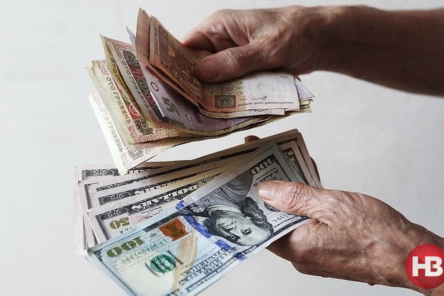 В Минфине спрогнозировали курс доллара на 2018 год
