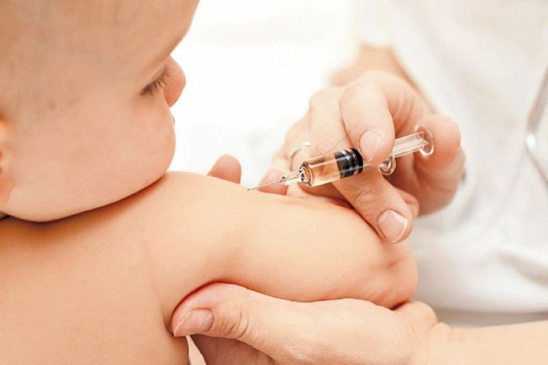 Нужно ли делать прививки: кого и как вакцинируют на Западе