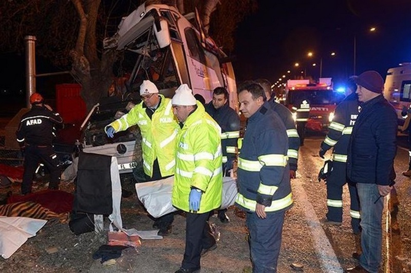 В Турции разбился школьный автобус: 11 погибших