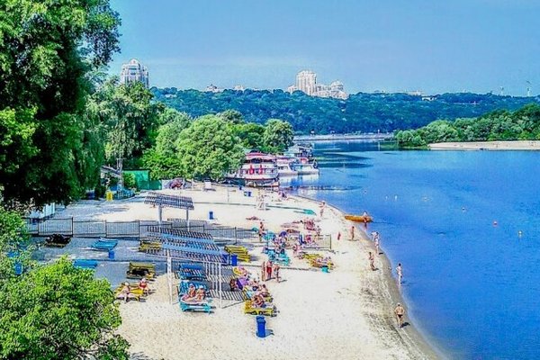 Киевлянам назвали пляжи, на которых можно купаться летом: список мест
