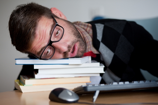 Синдром хронической усталости: причины образования, базовые симптомы,
