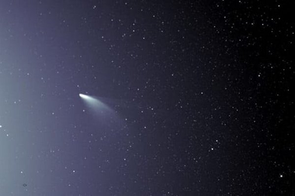 На Землю летит огромная «рогатая» комета — чем это грозит человечеству