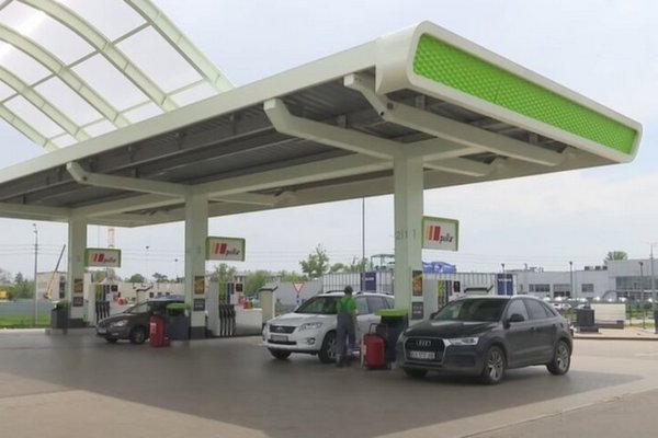 Цены идут вверх: АЗС повысили стоимость бензина и дизеля, что с автогазом