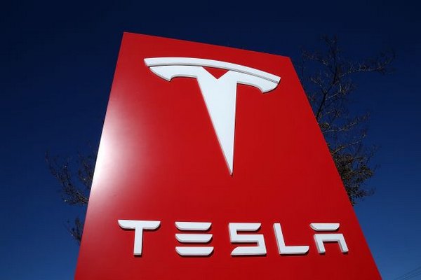 Tesla обвинила двух бывших сотрудников в масштабной утечке данных