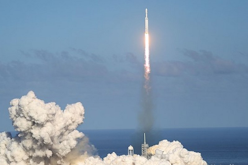Плакали все: украинец из NASA рассказал об уникальном запуске Falcon Heavy