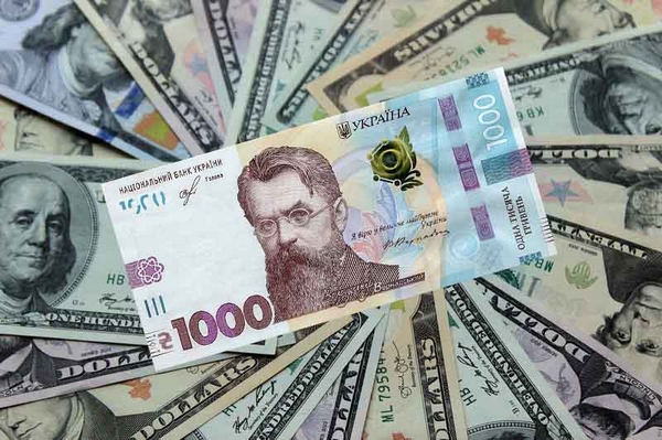 Як і де обміняти долар на гривні у Києві