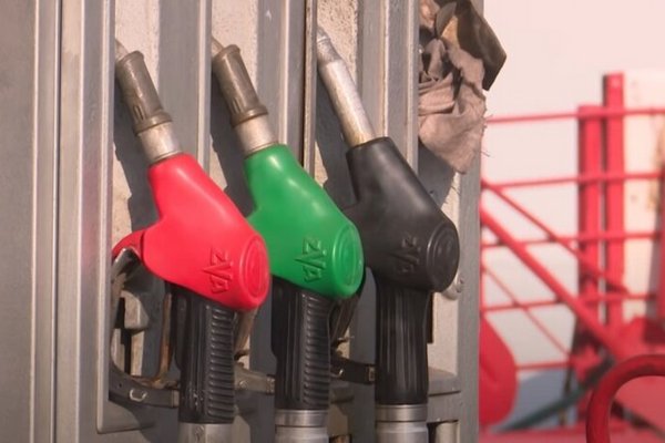 АЗС продолжают снижать цены на топливо в Украине: сколько стоят бензин, дизель и автогаз