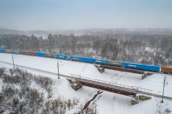 В РФ полтора десятка вагонов сошли с рельсов