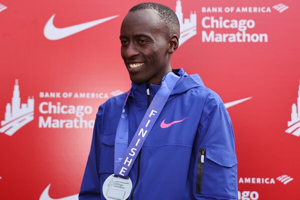 Мировой рекордсмен по марафону погиб в автокатастрофе