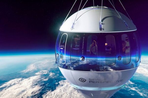 Space Perspective представила капсулу для космического туризма с коктейль-баром и Wi-Fi