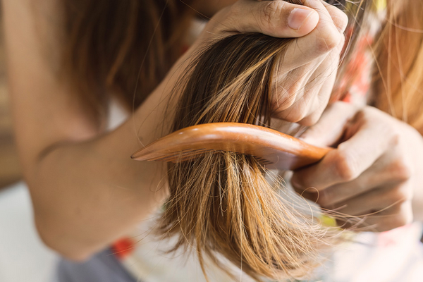 Шесть способов, как остановить выпадение волос