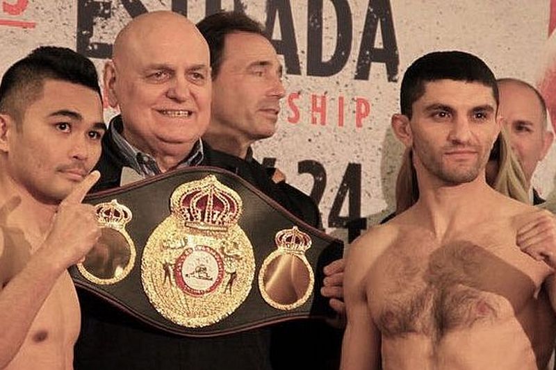 Украинец Далакян выиграл титул чемпиона мира по боксу