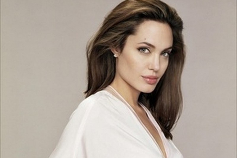 Анджелина Джоли отреагировала на развод Энистон и Теру, – СМИ