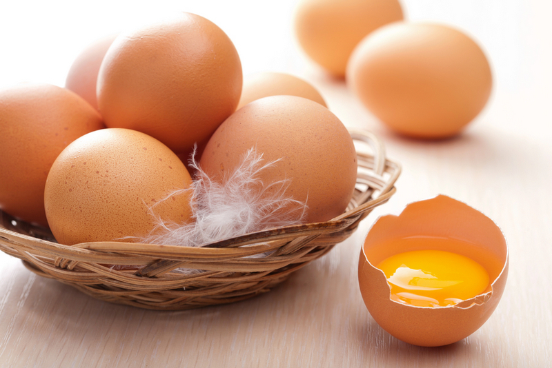 Эксперт рассказал, почему не дешевеют яйца