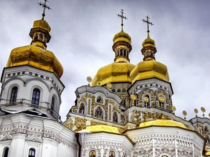 Необходимо провести местные референдумы относительно церквей Московского патриархата - политолог