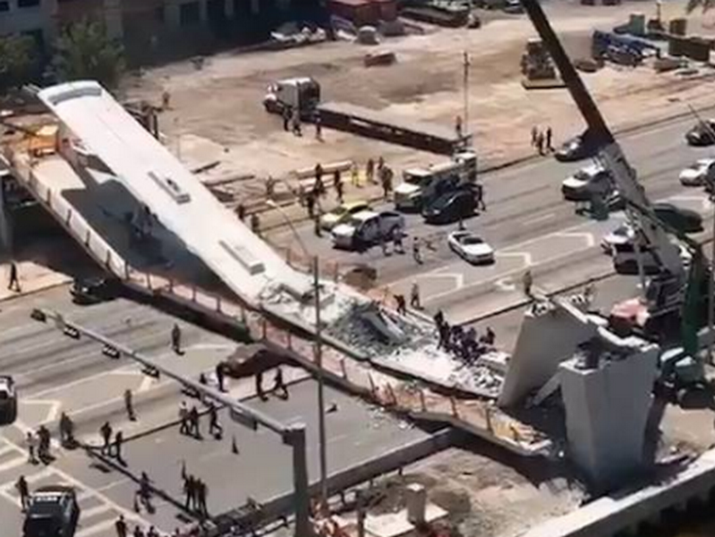 Обвал 950-тонного моста в Майами: под завалами остаются люди