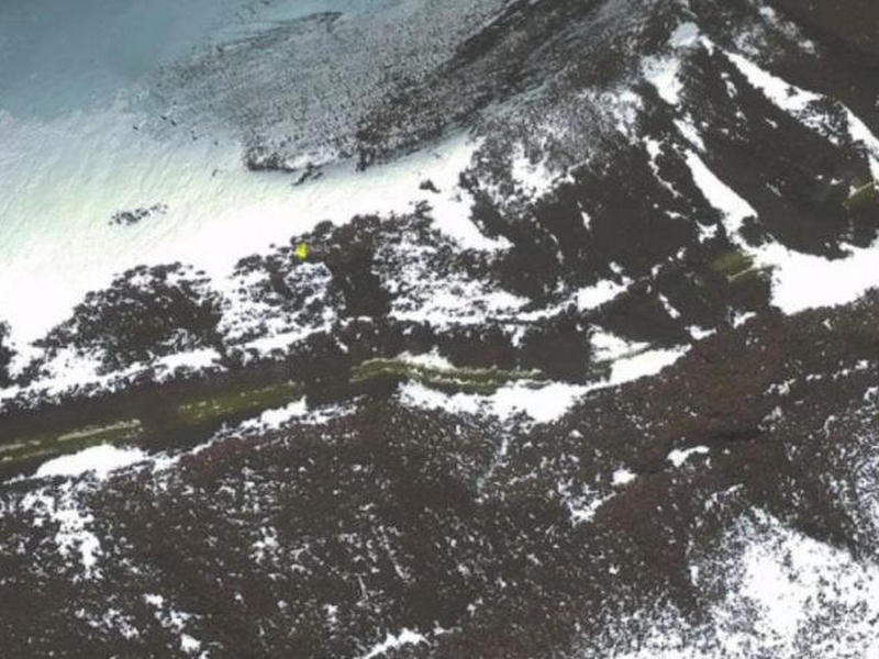В Антарктиде на месте растаявшего льда ученые нашли дорогу и мост