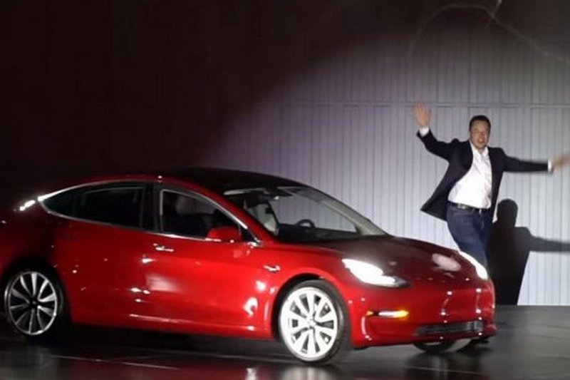 Электрокар с двумя моторами: Маск рассказал о новинке от Tesla