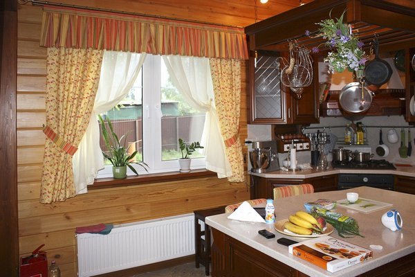 Стильные шторы для кухни – создайте комфорт и уют