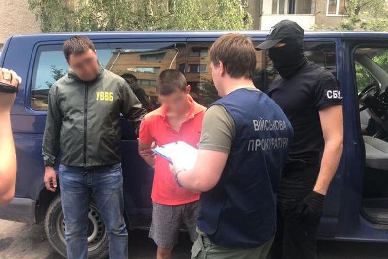 В Закарпатской области задержали пограничника-взяточника