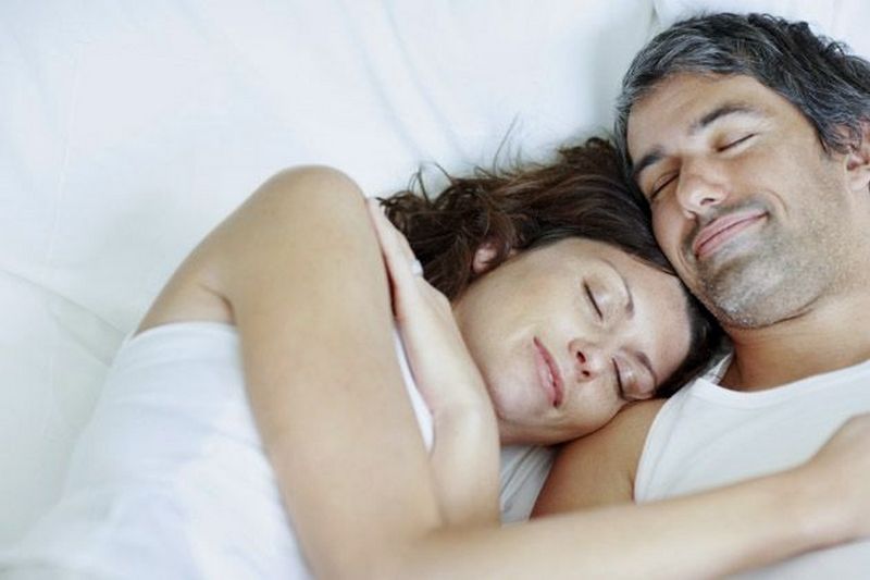 Как сон крепит супружеские отношения