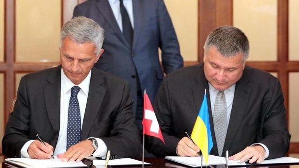 Украина и Швейцария заключили соглашения по безвизу и реадмиссии – Аваков