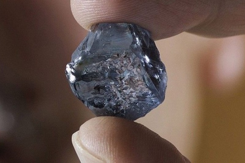 На Шри-Ланке нашли голубой алмаз стоимостью в 20 млн долларов