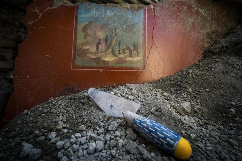 В Помпеях археологи во время раскопок обнаружили новые артефакты