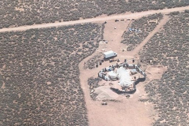 В США арестован мужчина: в пустыне готовил детей к бойне в школах