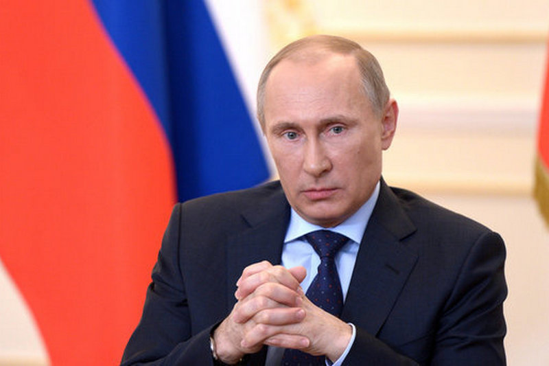 Путин дал обещание Макрону по Сенцову – Bloomberg
