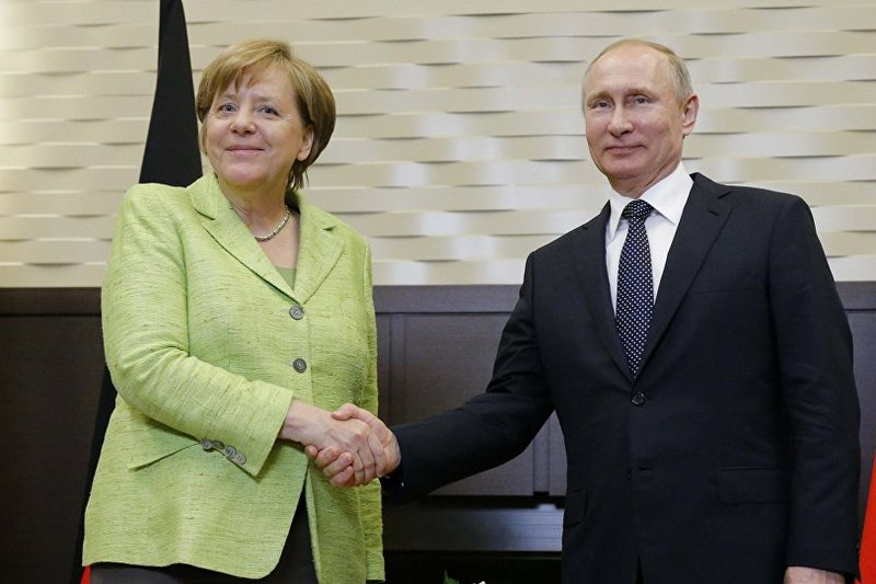 У Путина говорят, что обсудили с Меркель страну, где пройдет встреча 