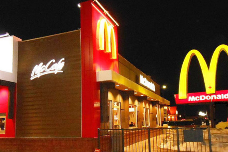 В США более 500 человек отравились в McDonald’s