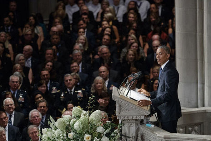 На прощании с Маккейном Обама сообщил, что сенатор сам попросил произнести речь на его похоронах