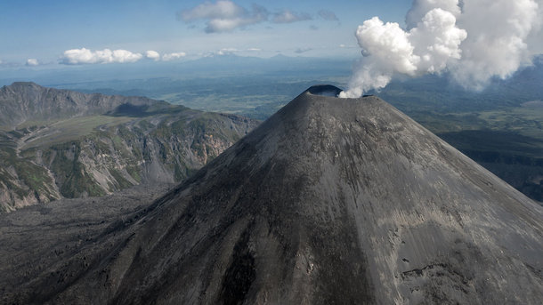 В России во время извержения вулканов произошло землетрясение