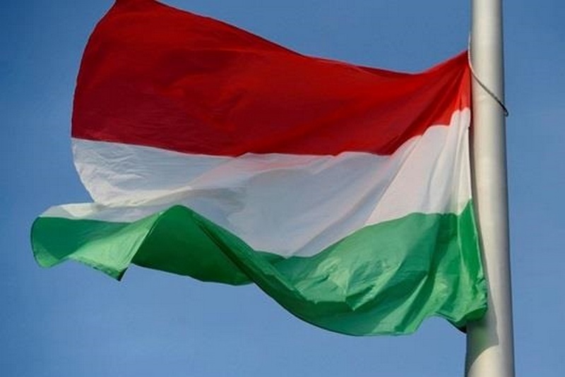 МИД: с венгерскими паспортами украинцы Закарпатья устраиваются на работу в ЕС