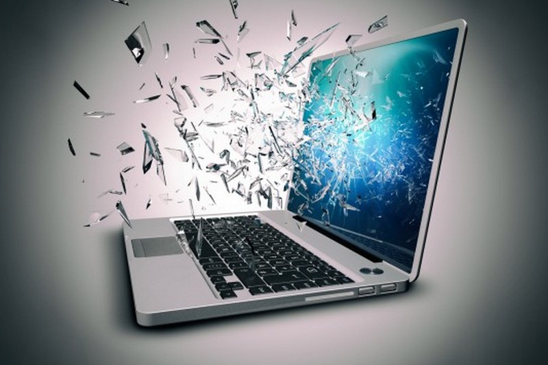 6 вредных привычек, которые убивают ноутбук