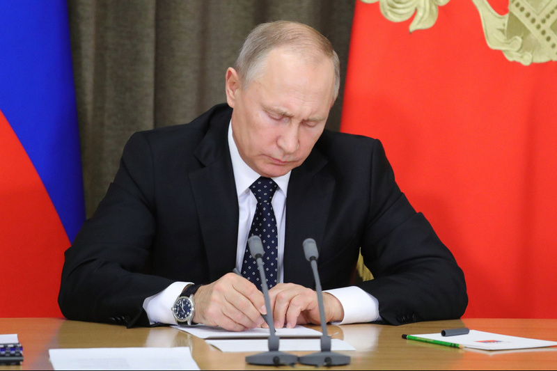 Путин: РФ нарастила нефтедобычу на 400 тыс. баррелей, может увеличить ещё на 300