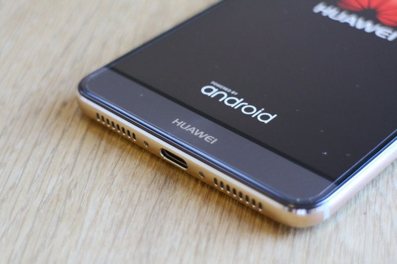 Компания Huawei придумала улучшение для смартфонов: теперь зарядка будет ультрабыстрой