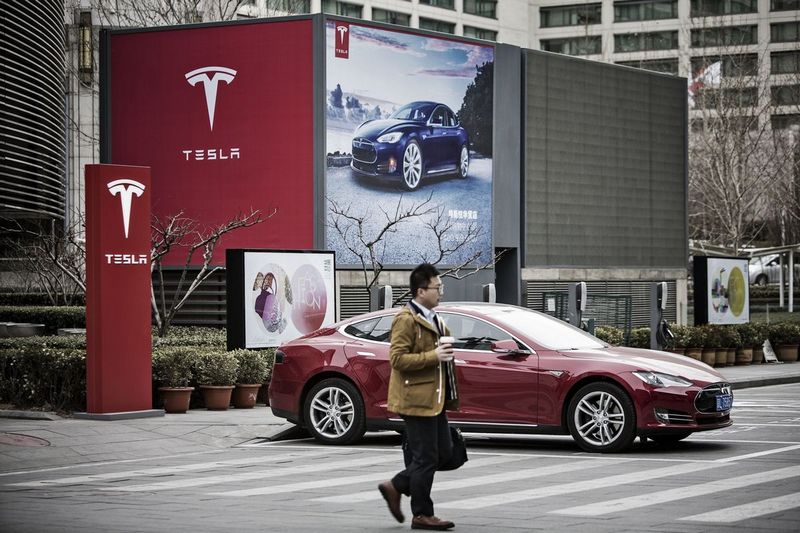 Tesla строить заводы в Китае, чтобы избежать последствий таможенной войны