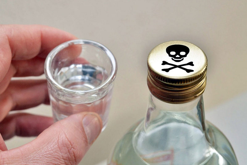 Половина отравлений поддельным алкоголем закончилась смертью