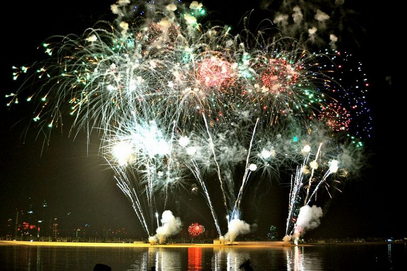 В Дубае на Новый год запустили рекордный фейерверк