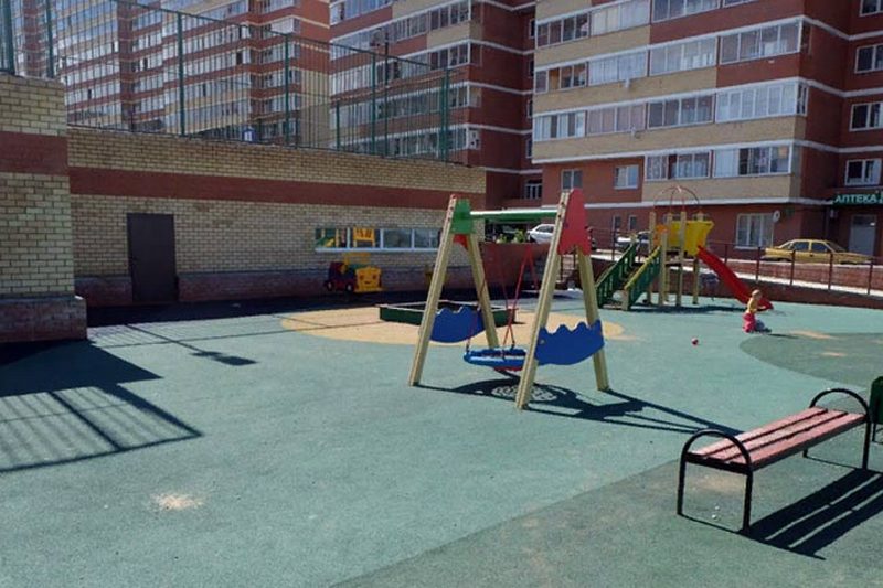 Неожиданно: детские площадки будут строить на крышах